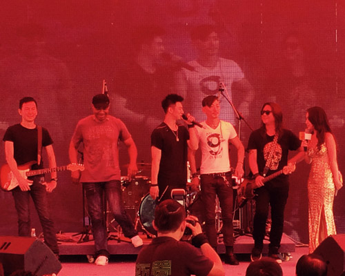 信樂(lè)團(tuán)出席金龍城財(cái)富廣場(chǎng)活動(dòng)圓滿(mǎn)結(jié)束